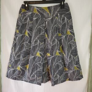 East 5th Black White Flared A-line Knee Length Midi Skirt Size 4